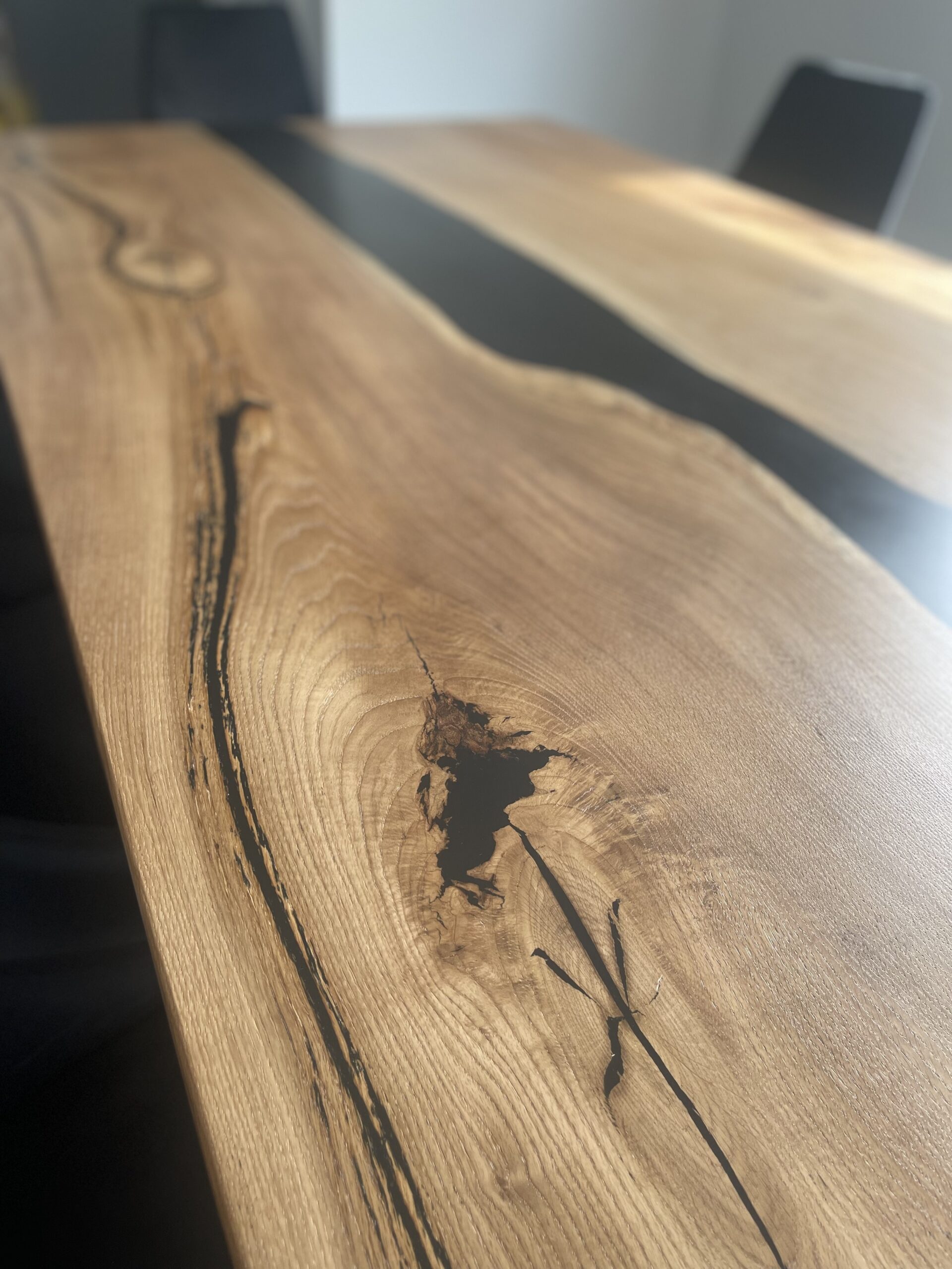 stoł dębowy - wykończenie żywica